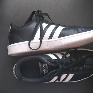 Black women's adidas